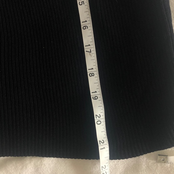 ESCADA Shell, Caviar Knit Tank Top, Ribbed Sleeveless, Black, Size 40 / Medium - Picture 10 of 10